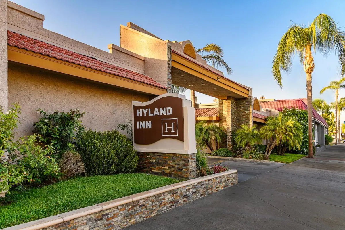 Hyland Inn Brea — photo 11 of 51