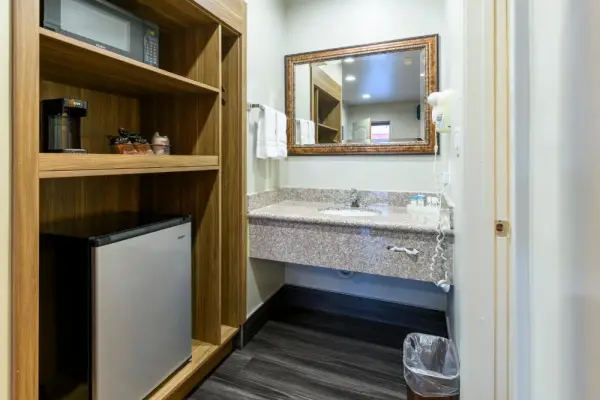 Hyland Motel Brea 9